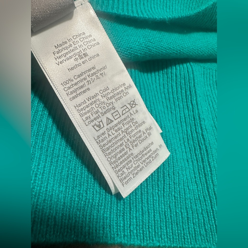 NWT J. Crew Sweater - 100% Cashmere Classic Fit Sweater - Picture 4 of 6